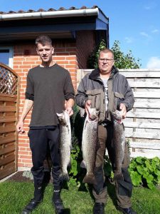 Martin Andersen
Havørred 65 cm 3 kg. Tommy Andersen havørred på 72 cm og 5 kg
samt en Havørred på 64 cm og 3 kg