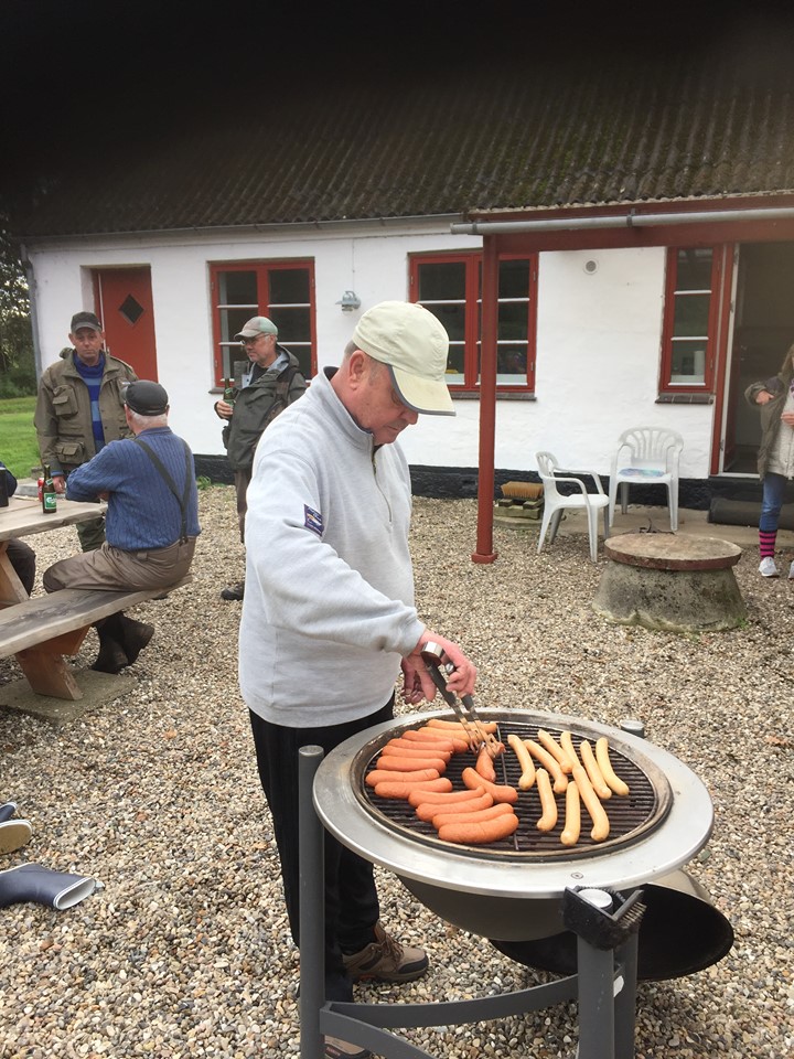 Grillpølser og socialt samvær K2